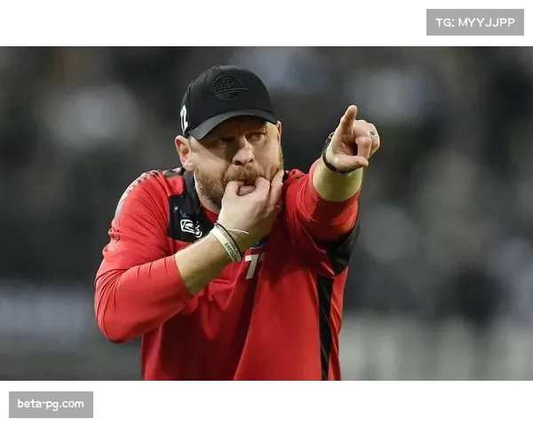 科隆主帅对VAR技术表达担忧,称过度依赖或影响裁判能力提升 科隆主帅对VAR技术表达担忧,称过度依赖或影响裁判能力提升